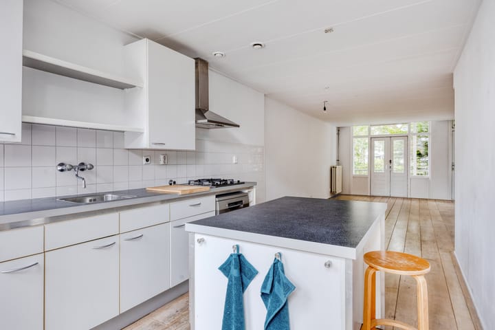 Photo 7 of Van Hallstraat 19-1