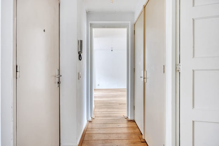 Photo 11 of Van Hallstraat 19-1