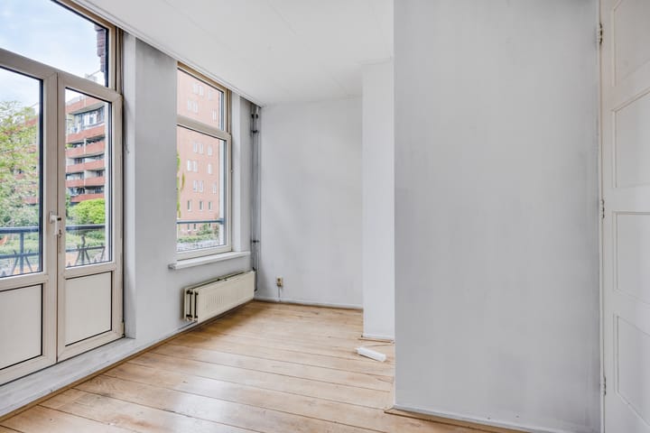 Photo 16 of Van Hallstraat 19-1