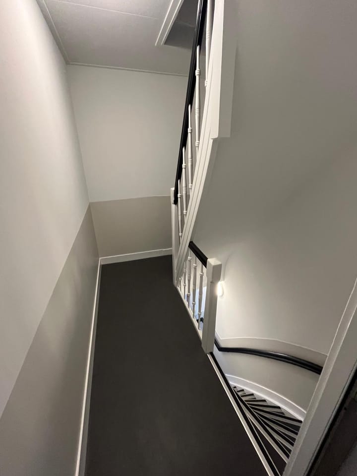 Photo 18 of Van Hallstraat 19-1