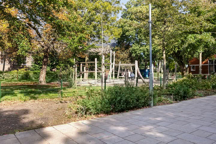 Photo 24 of Van Hallstraat 19-1