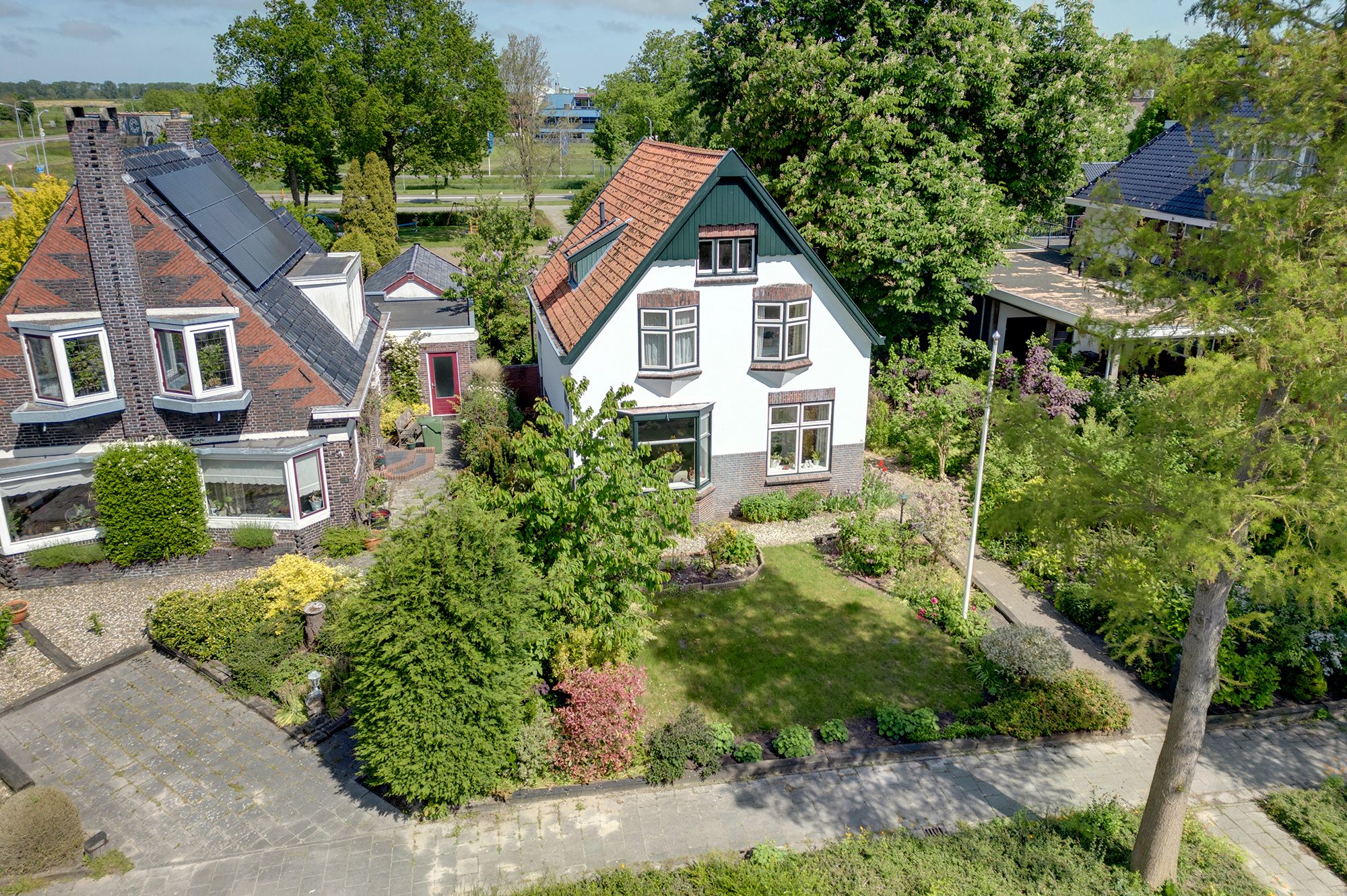 Photo 39 of Heiliggravenweg 16