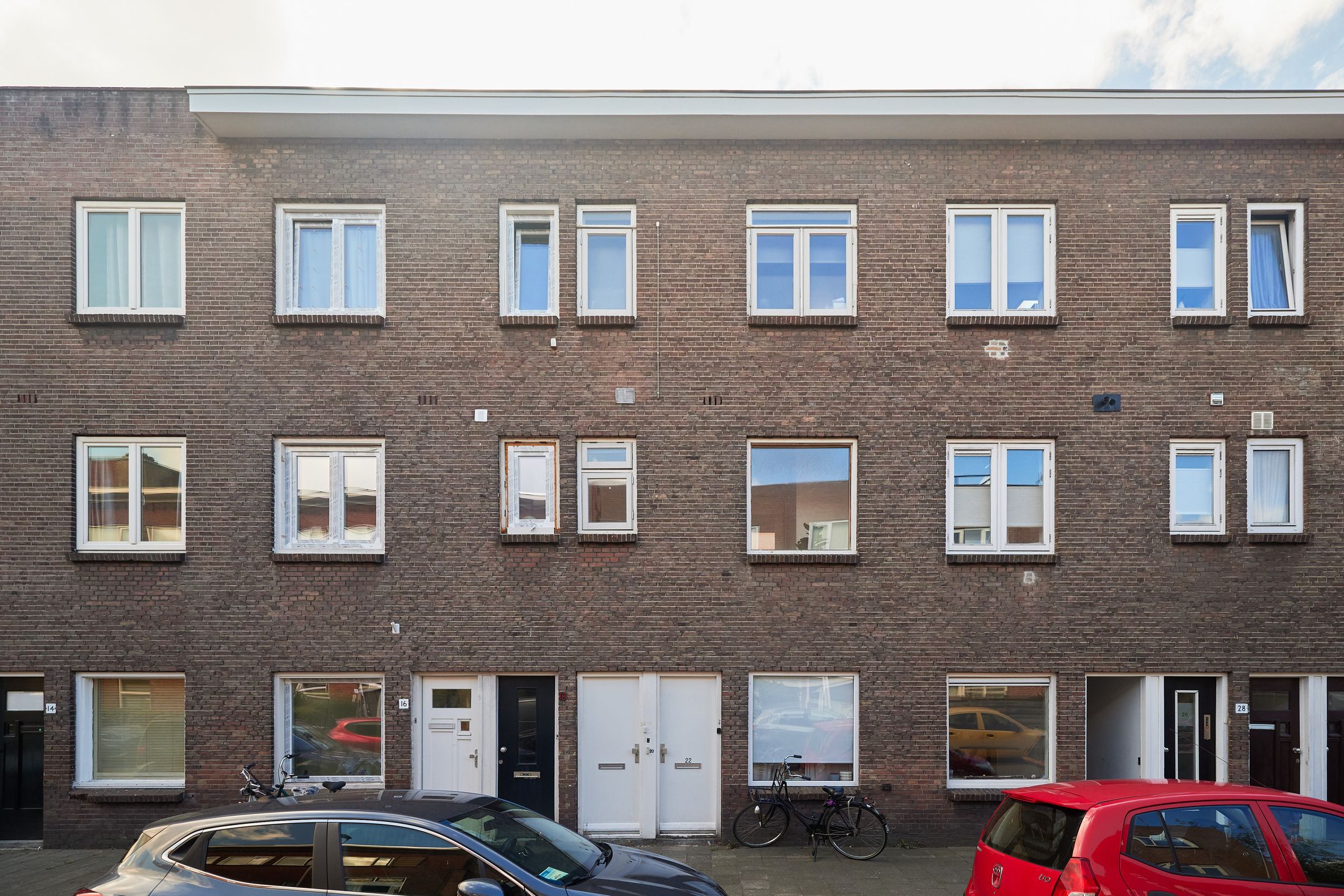 Photo 24 of Menadostraat 20