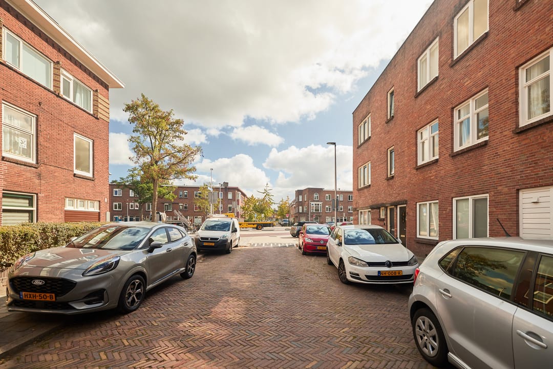 Photo 28 of Menadostraat 20