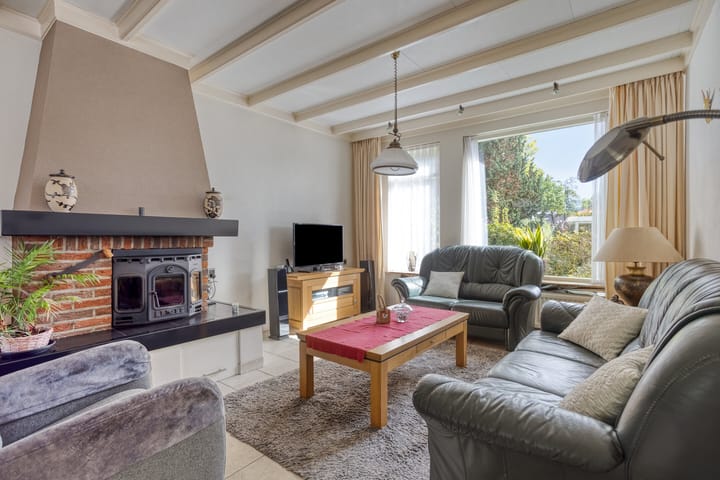 Photo 9 of Smidse 16