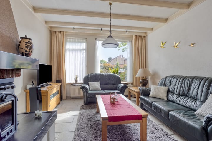 Photo 11 of Smidse 16