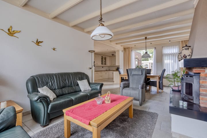 Photo 12 of Smidse 16