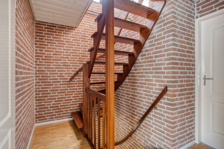 Photo 37 of Smidse 16