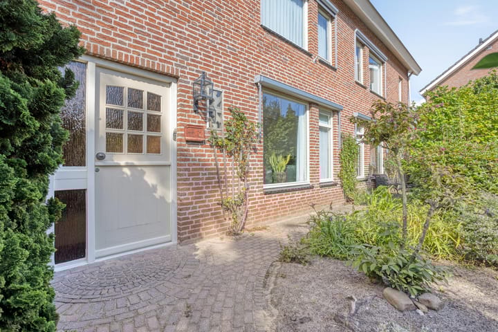 Photo 50 of Smidse 16