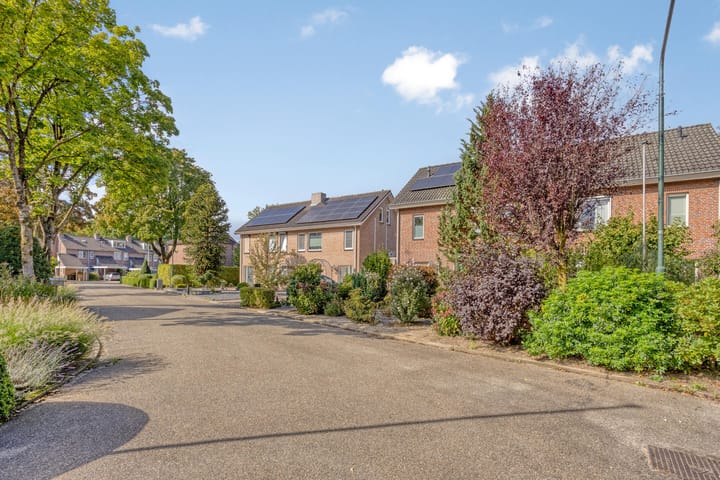 Photo 53 of Smidse 16