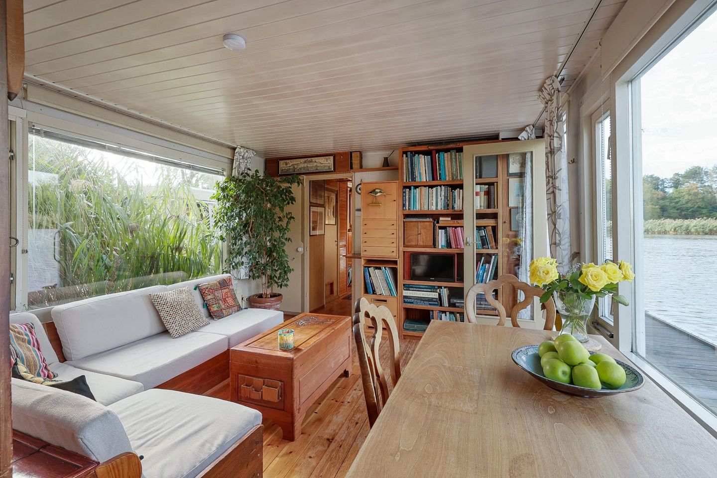 Foto 10 van Lange Muiderweg 563-S