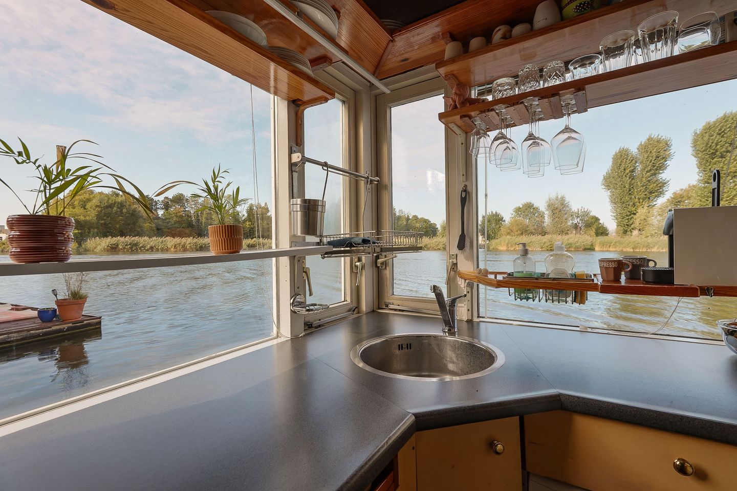 Foto 20 van Lange Muiderweg 563-S