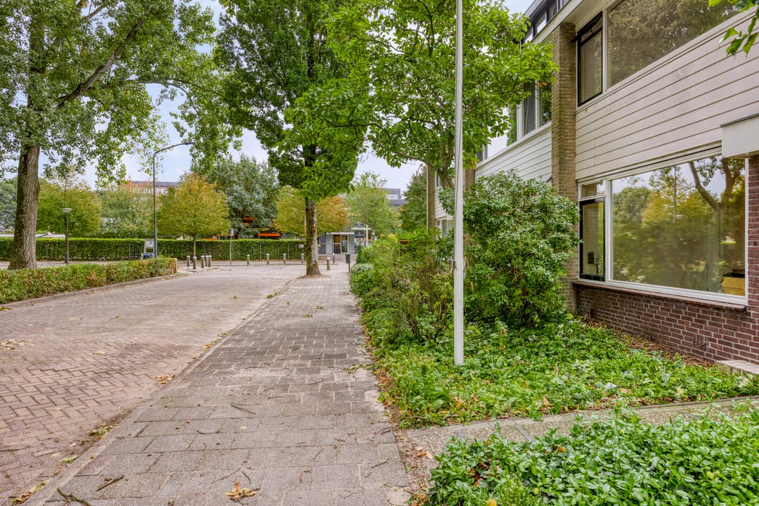 Photo 2 of Bisschop Zwijsenplein 3