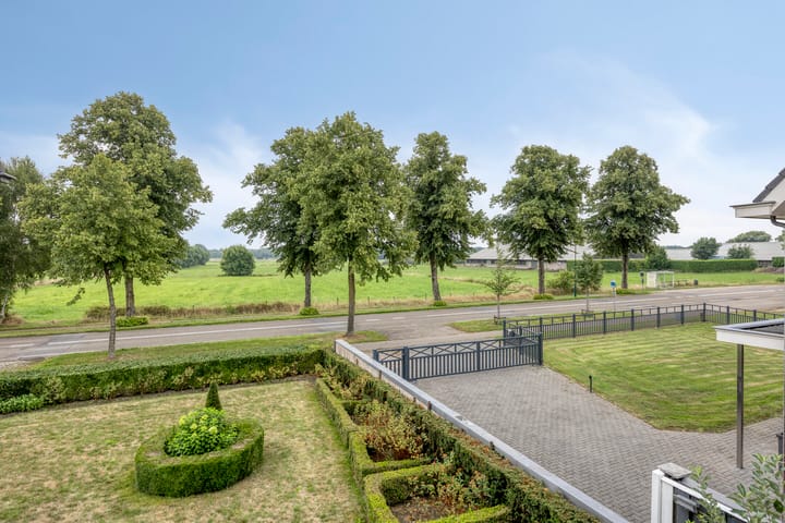 Foto 2 van Loveren 6