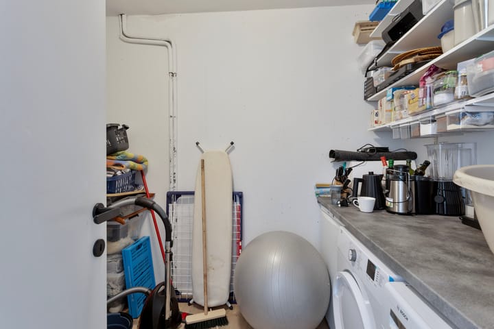 Photo 8 of Hoogzwanenstraat 137