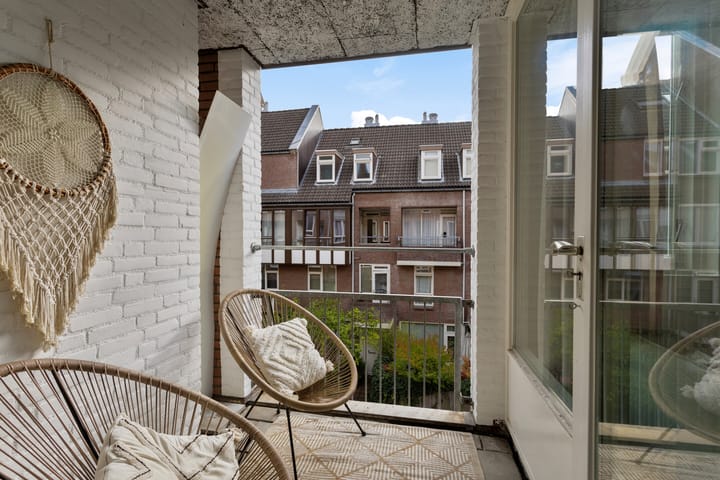 Photo 9 of Hoogzwanenstraat 137