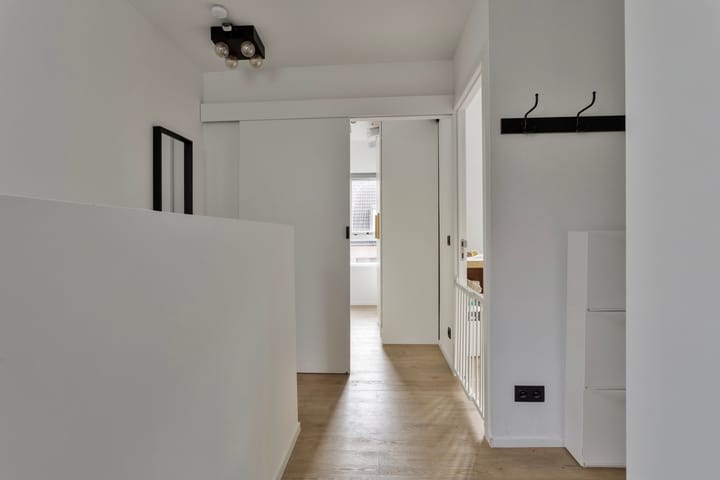 Photo 10 of Hoogzwanenstraat 137