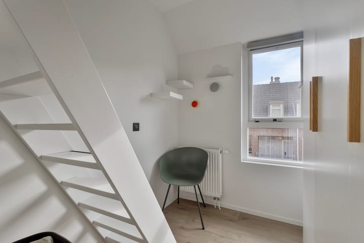 Photo 16 of Hoogzwanenstraat 137