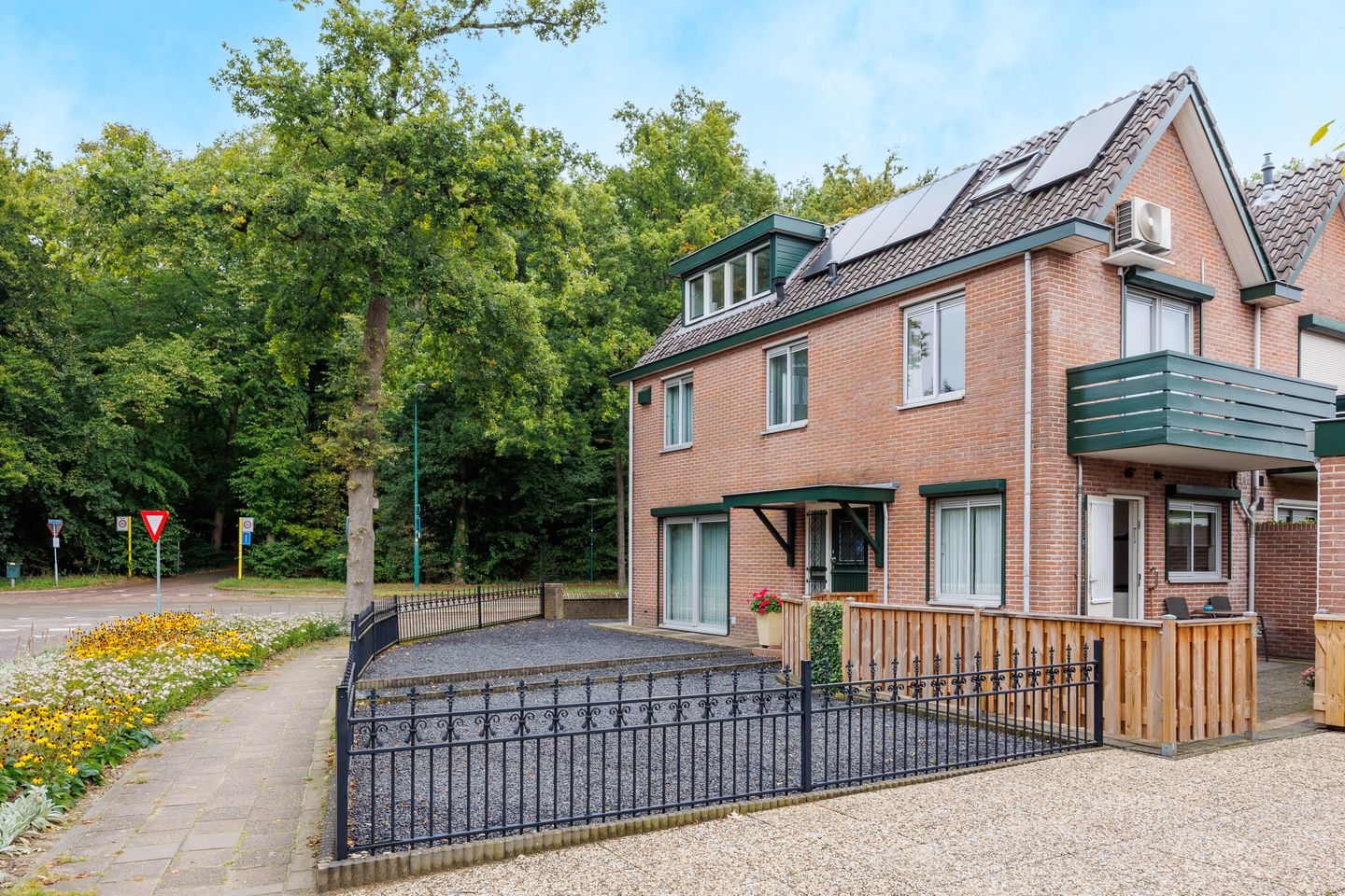 Foto 44 van Rijksstraatweg 311-A