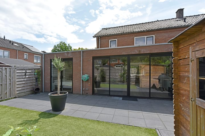Photo 31 of Beatrixstraat 67
