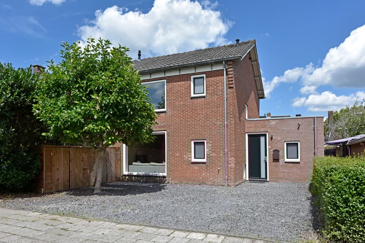 Photo 35 of Beatrixstraat 67