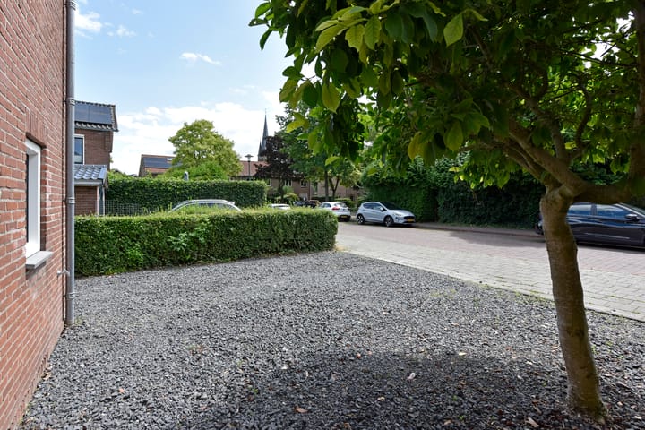 Photo 37 of Beatrixstraat 67