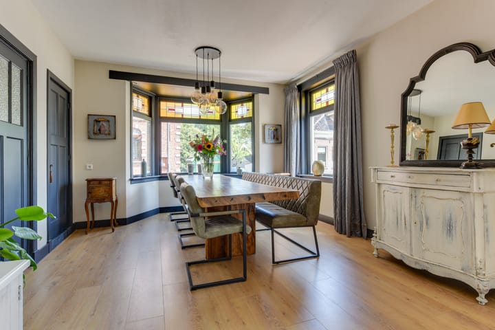 Photo 4 of Raadhuisstraat 25