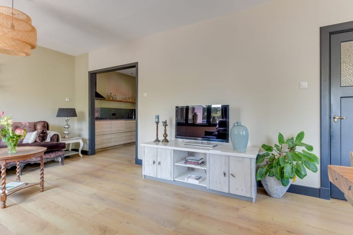 Photo 10 of Raadhuisstraat 25