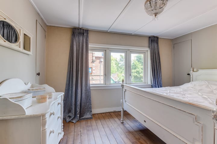 Photo 21 of Raadhuisstraat 25