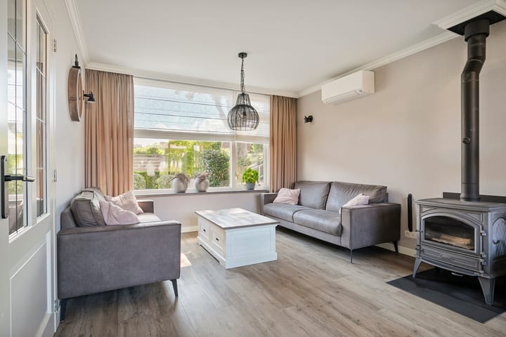 Photo 6 of Wilhelminastraat 1