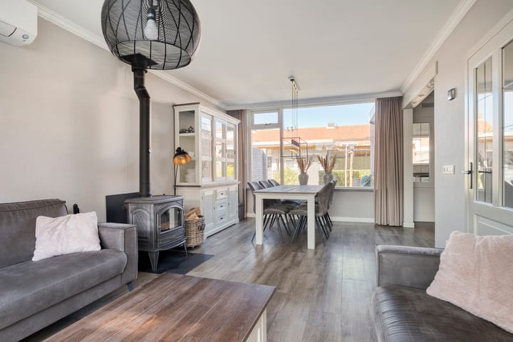 Photo 7 of Wilhelminastraat 1