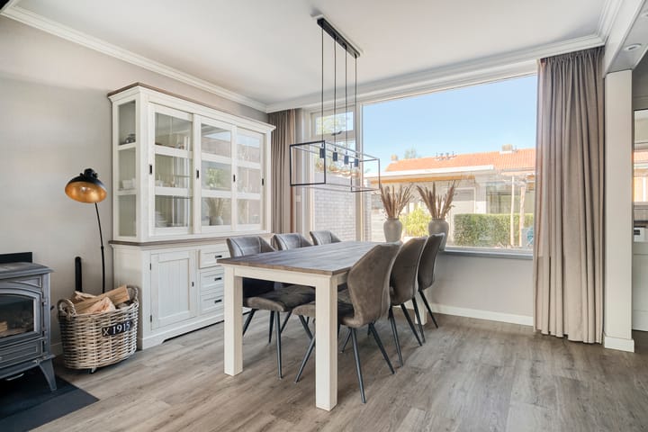 Photo 8 of Wilhelminastraat 1