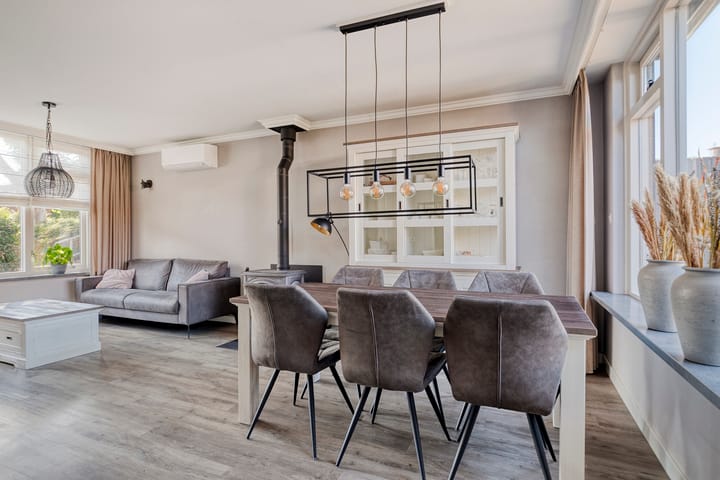 Photo 9 of Wilhelminastraat 1