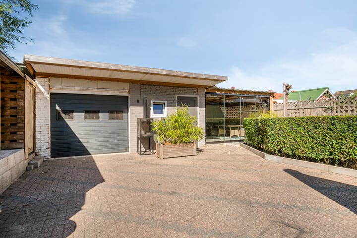 Photo 24 of Wilhelminastraat 1