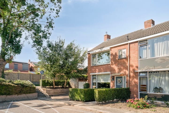 Photo 29 of Wilhelminastraat 1