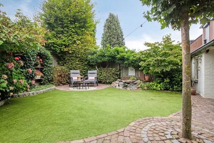 Foto 4 van Burg. Janssenring 56