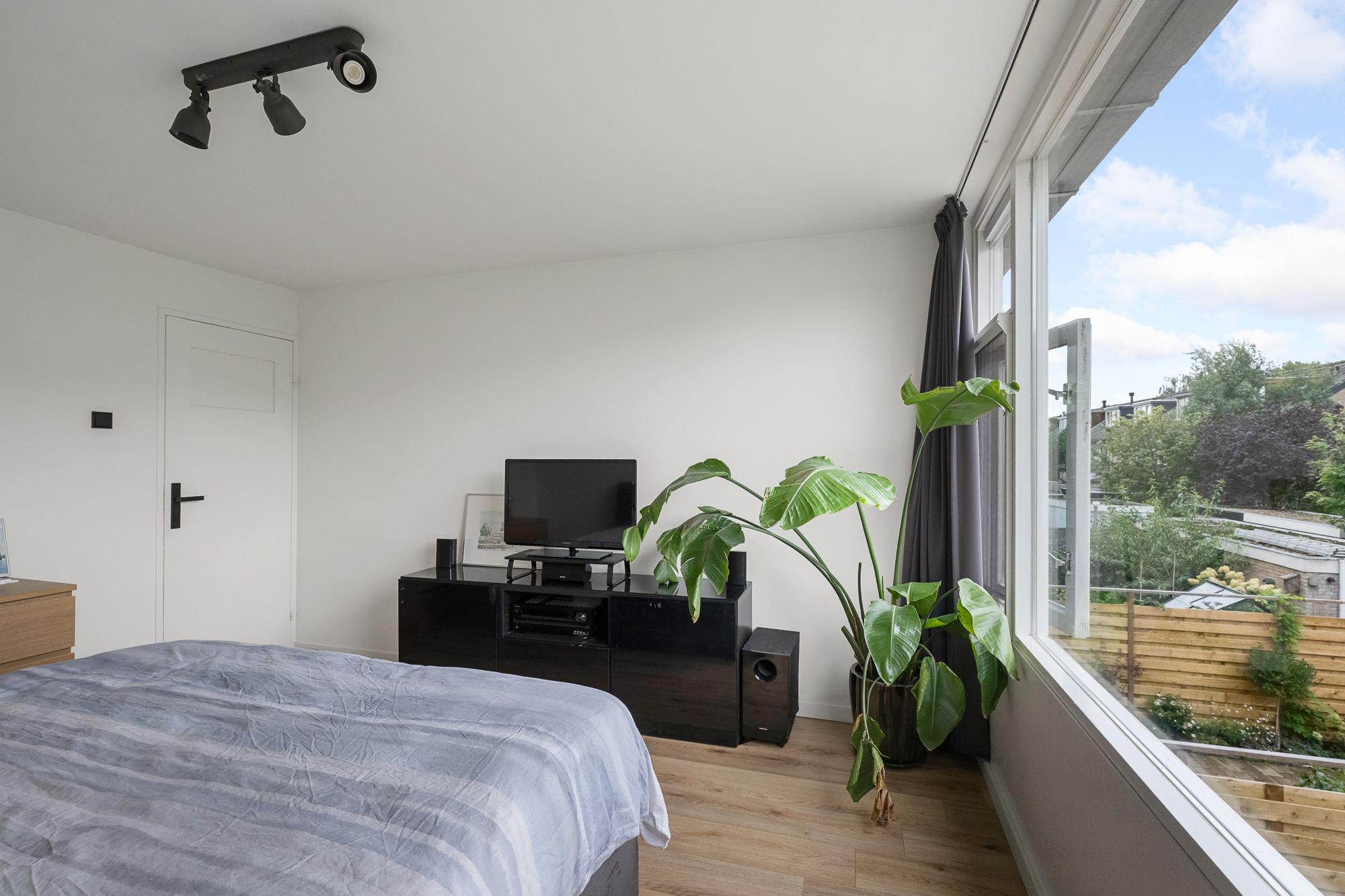 Foto 12 van Saffierstraat 156