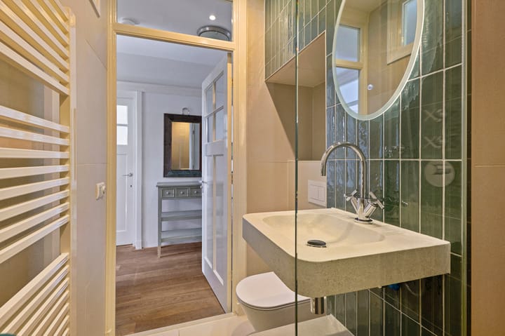 Photo 21 of Deurloostraat 121-1