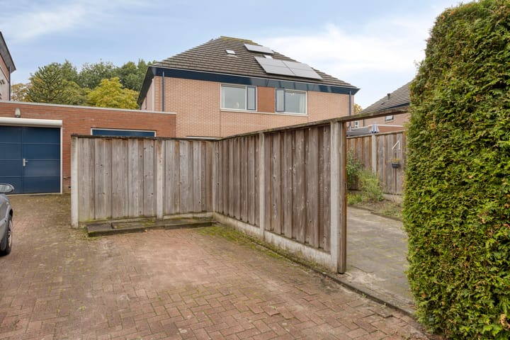 Foto 40 van Marie de Roodelaan 57