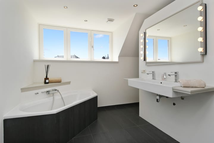 Photo 36 of Ruusbroeclaan 17