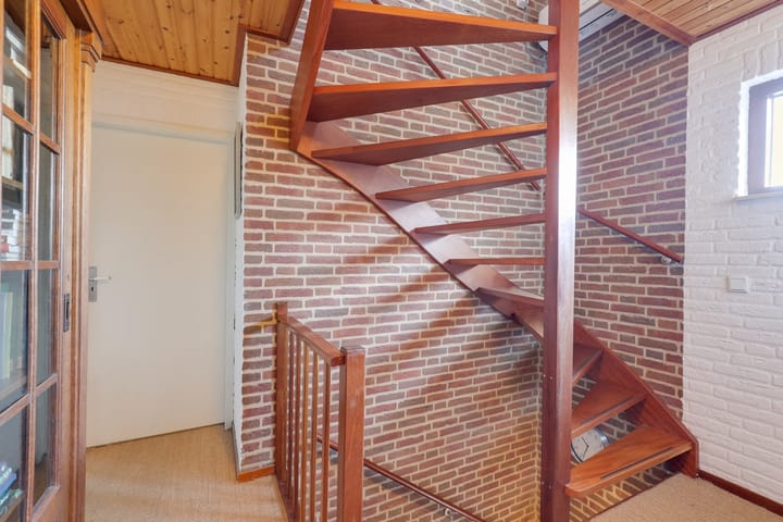 Foto 32 van Kruisbergsestraat 57