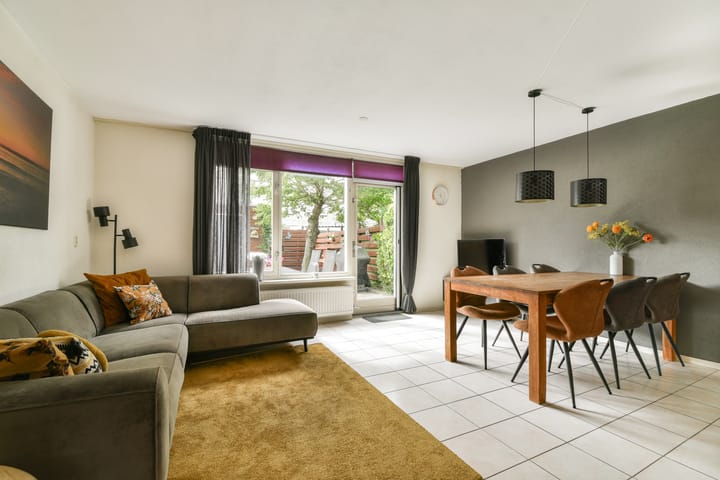 Photo 8 of Ravelstraat 30