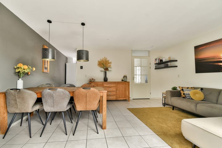 Photo 10 of Ravelstraat 30