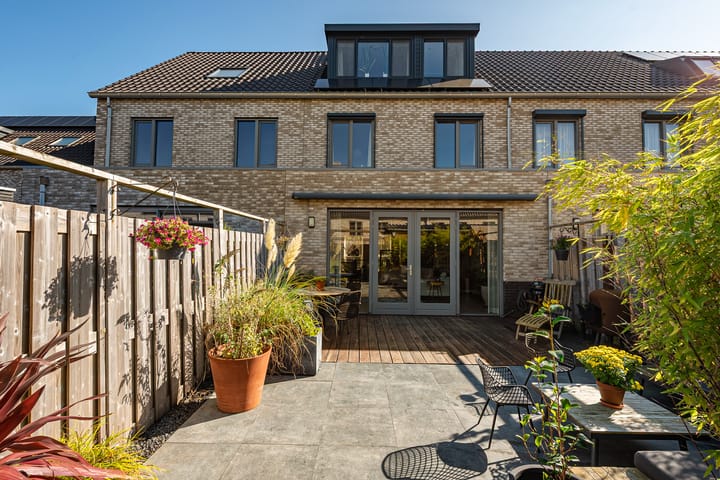 Foto 2 van Voorbuurt 46