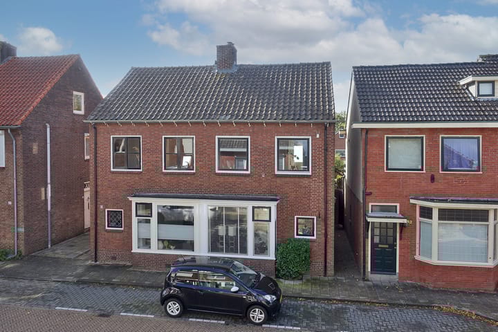 Foto 5 van Van Riebeekstraat 34