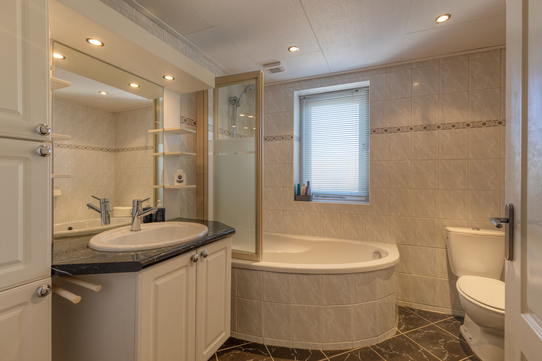 Foto 24 van Hoogvensestraat 32