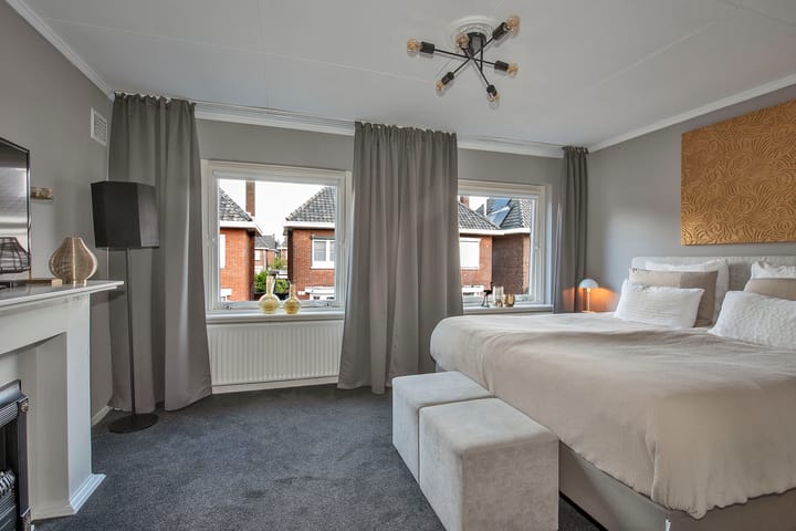 Foto 15 van Van Riebeekstraat 34