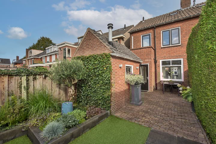 Foto 29 van Van Riebeekstraat 34