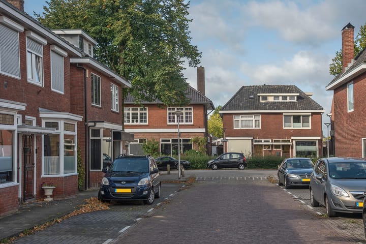 Foto 31 van Van Riebeekstraat 34