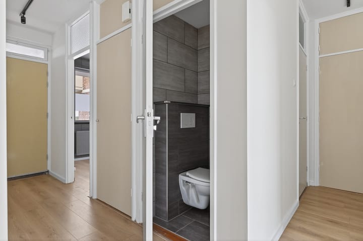 Foto 12 van Albert Plesmanplein 71